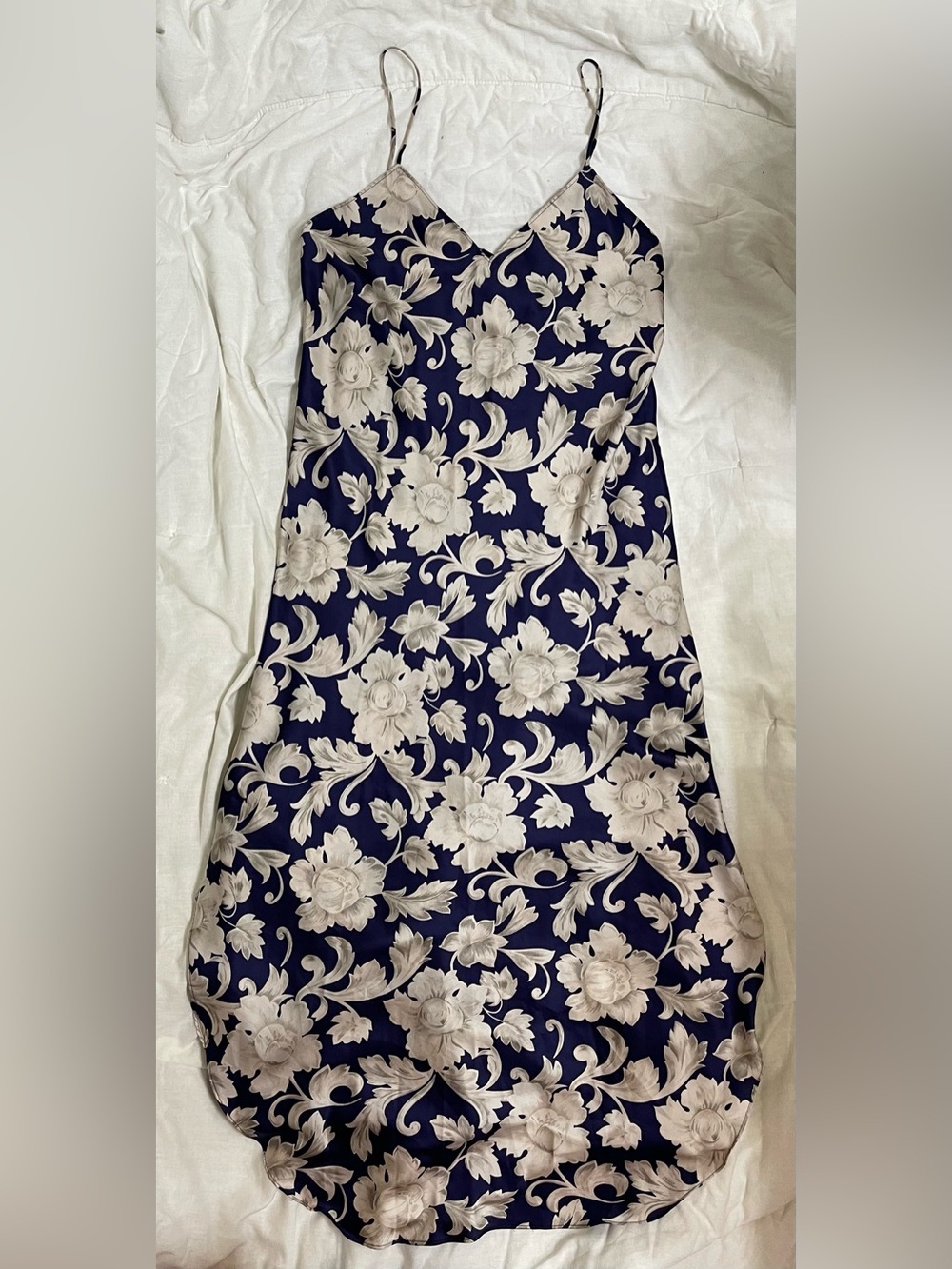 Vintage Natori navy and cream floral satin slip dress nightgown 90’s woman M